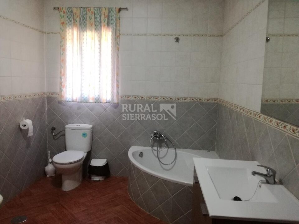 Maravillosa Casa Rural en El Borge, con piscina y wifi - Imagen 26