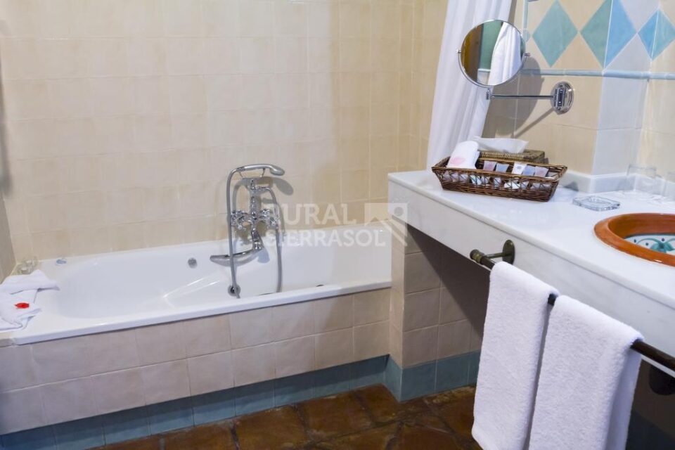Fantástico Hotel Rural con Spa, al sur del Torcal de Antequera - Imagen 39