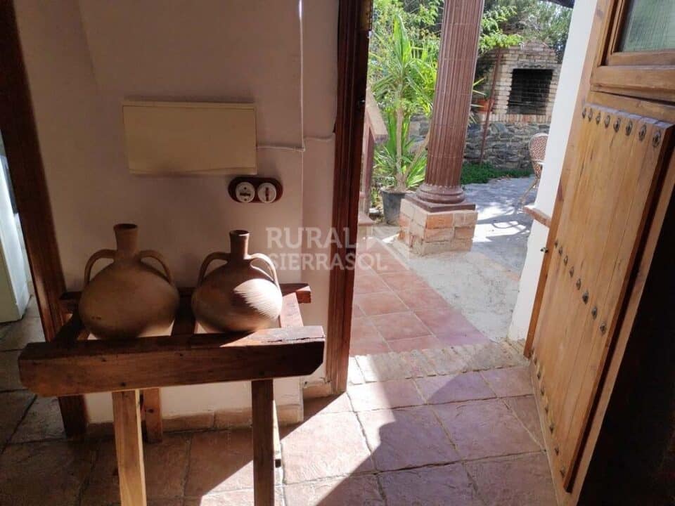Confortable casa cueva en Baza, con piscina, chimenea y barbacoa - Imagen 39