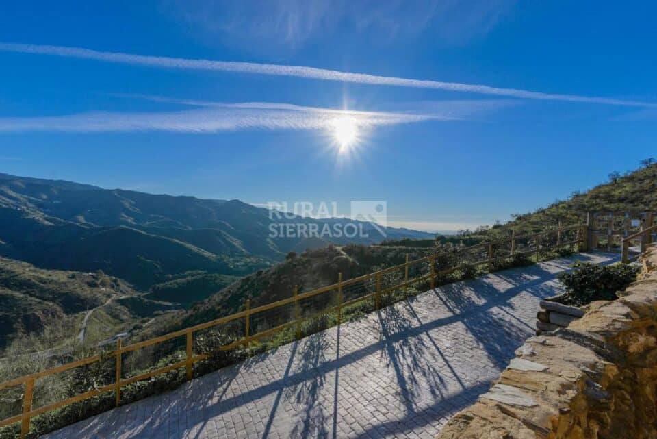 Acogedora Cabaña de Madera cerca de la playa en Málaga - Imagen 47