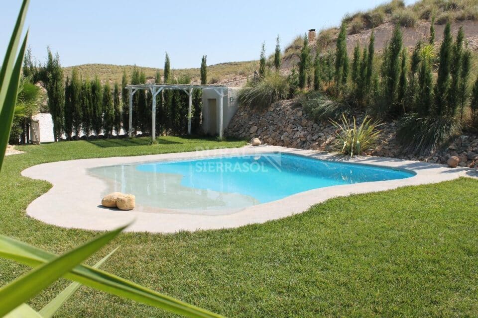 Acogedora Casa Cueva en Freila, con piscina y aire acondicionado - Imagen 9
