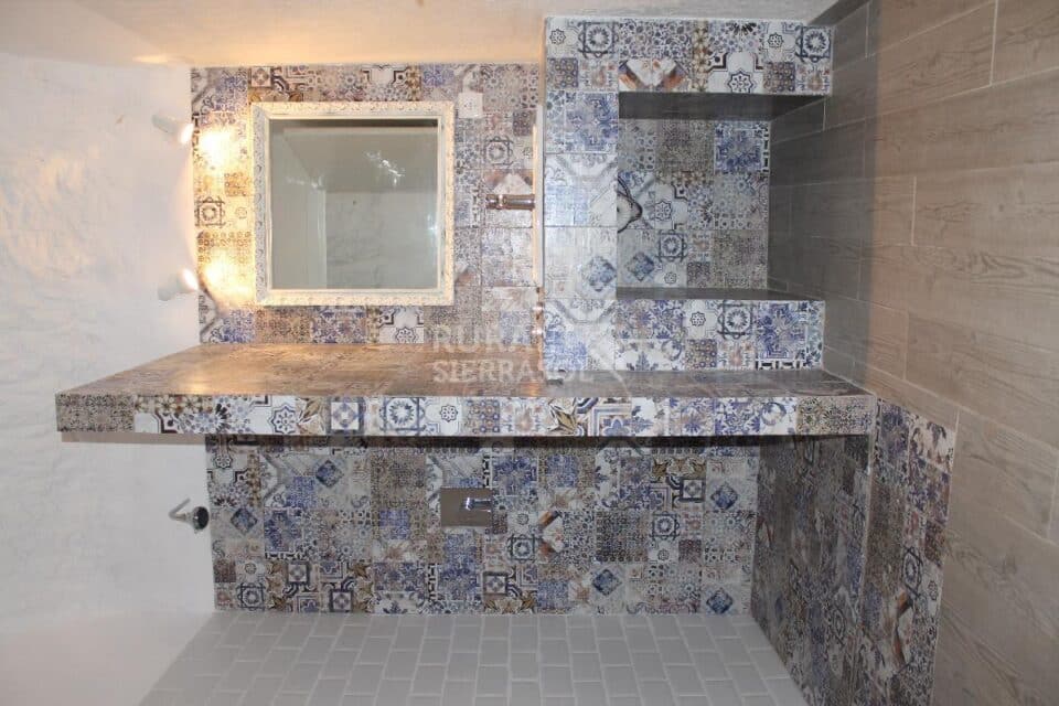 Acogedora Casa Cueva en Freila, con piscina y aire acondicionado - Imagen 18