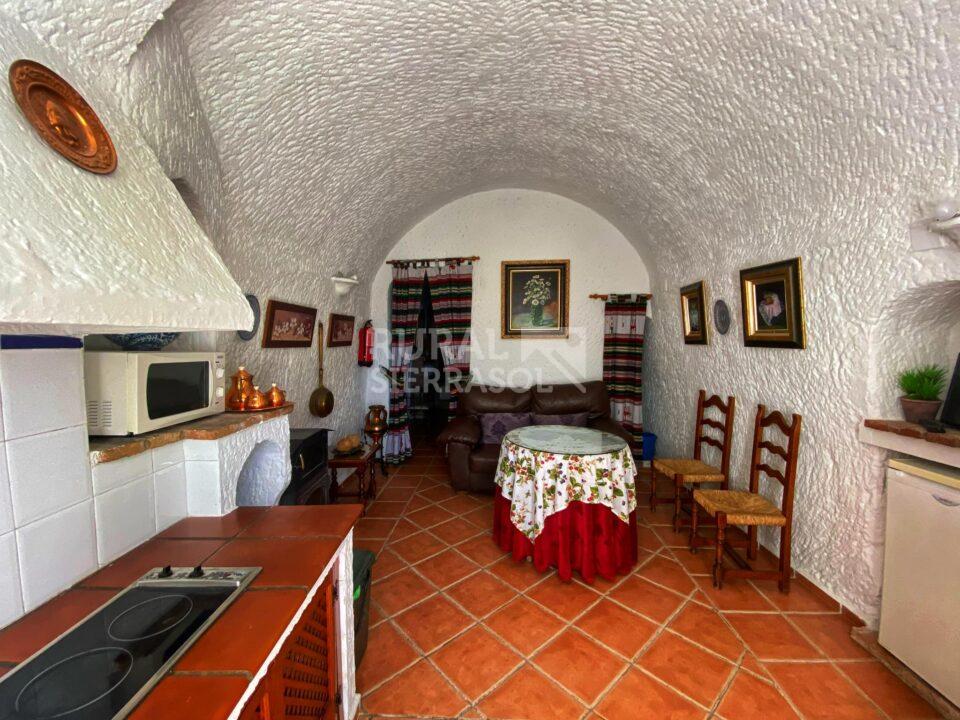 Casa Cueva en Guadix, con piscina, barbacoa y wi-fi - Imagen 4
