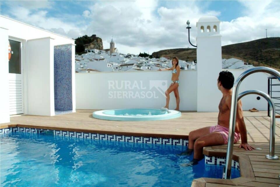 Amplio Apartamento Rural en Ardales con piscina, jacuzzi, chimenea, wi-fi - Imagen 4