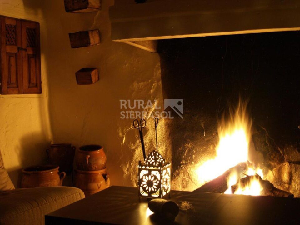 Casa Rural en Casabermeja con chimenea y barbacoa - Imagen 4