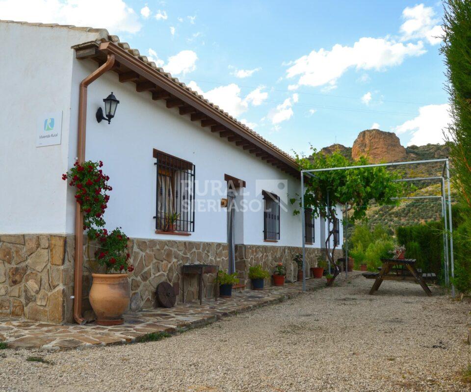 Precioso Alojamiento Rural en Castril, con bañera hidromasaje y wifi - Imagen 4