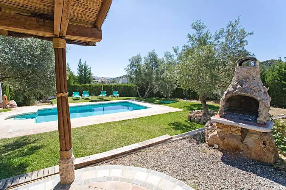 Piscina y jardín de Casa rural en El Chorro - Álora (Málaga)-3368