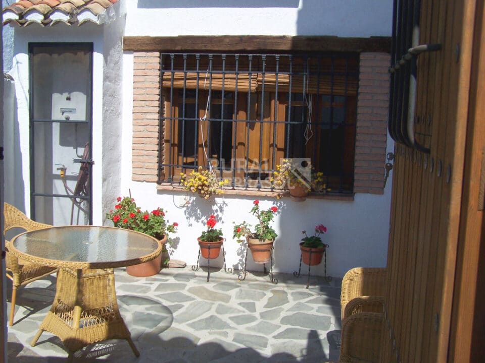 Acogedora Casa Rural en Niguelas, con chimenea, calefacción y wifi - Imagen 4