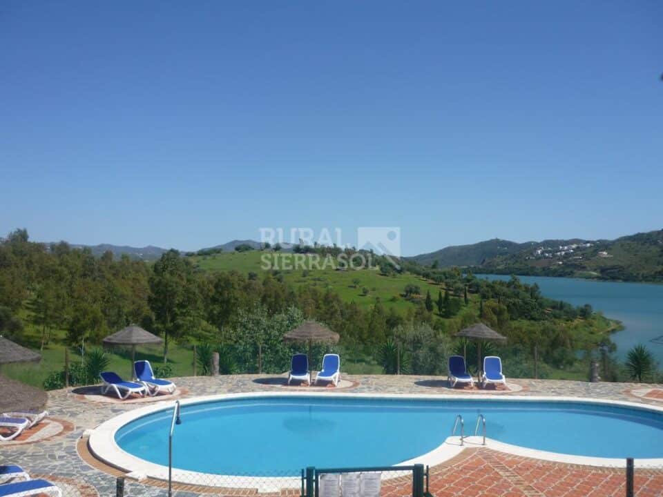 Conjunto de siete Casas Rurales junto al Lago de La Viñuela - Imagen 4