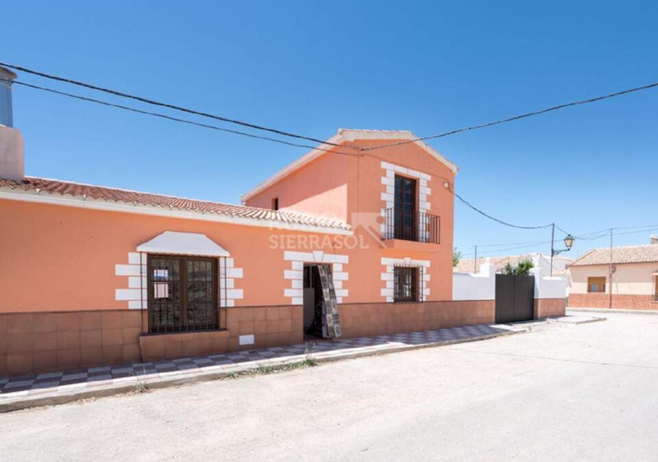 Acogedora Casa Rural en Los Montes Orientales de Granada - Imagen 3