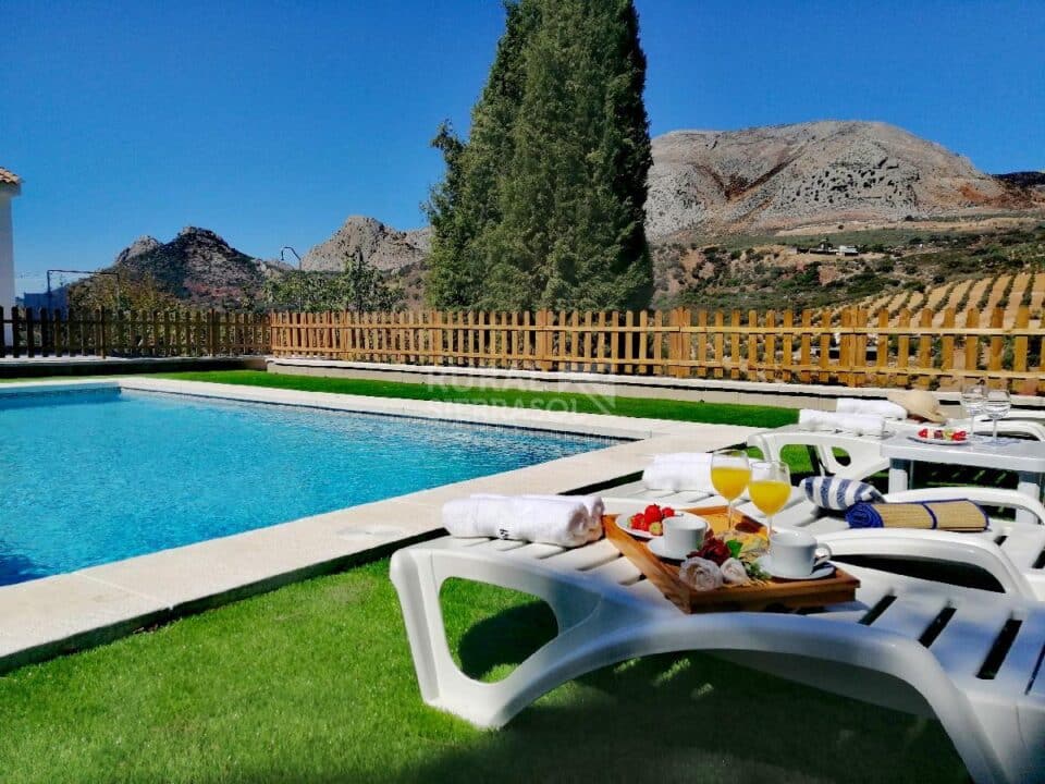 Magnífica Casa Rural en El Chorro, con piscina, aire acondicionado y wifi - Imagen 3