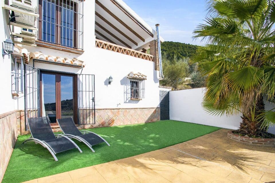 Terraza con hamacas de Casa rural en Alcaucín (Málaga)-4035