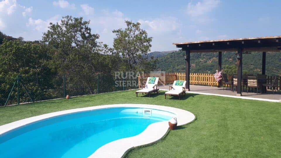 Maravillosa Villa en Gaucín, con piscina y gran jardín - Imagen 2