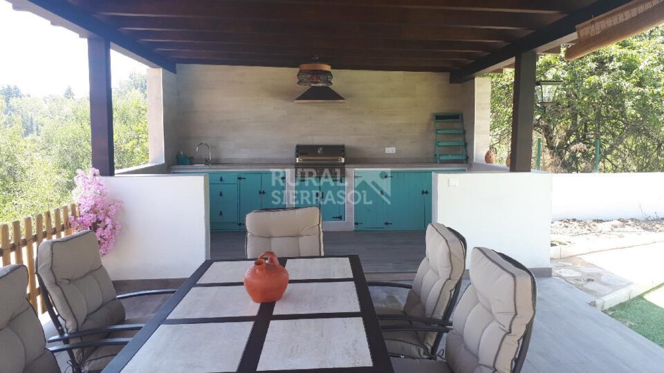 Maravillosa Villa en Gaucín, con piscina y gran jardín - Imagen 3