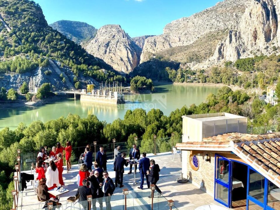 Acogedor Apartamento Rural junto al Caminito del Rey, con piscina, aire acondicionado y wifi - Imagen 42
