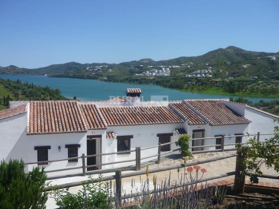 Preciosa Casa Rural junto al Embalse de La Viñuela, con piscina y aire acondicionado - Imagen 43