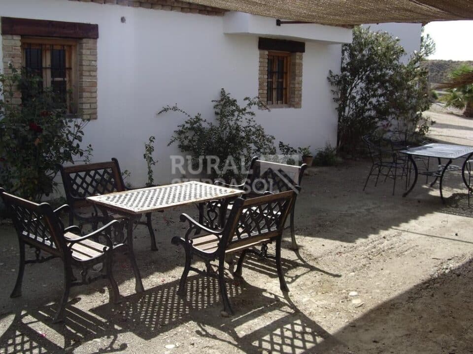 Amplia casa cueva en Baza, con piscina, barbacoa y wifi - Imagen 38