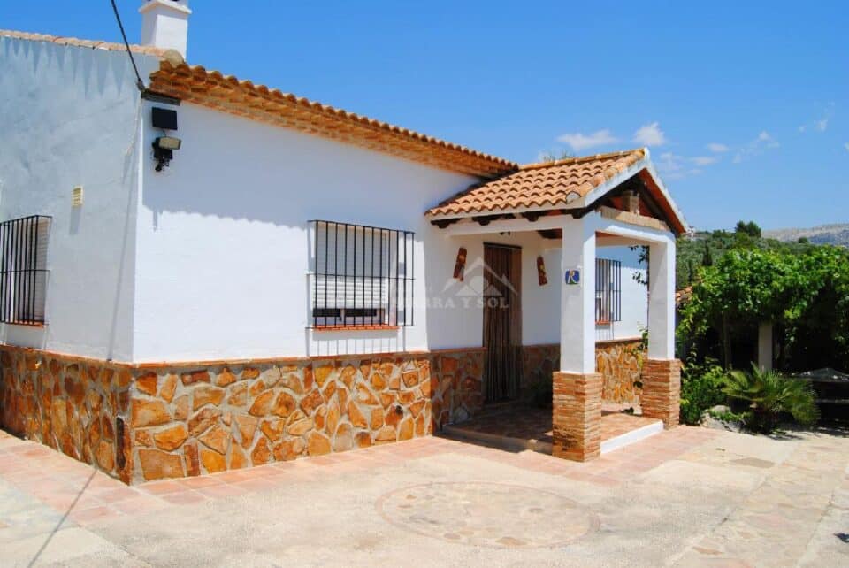 Maravillosa Casa Rural al sur del Torcal de Antequera, con piscina vallada y barbacoa - Imagen 44