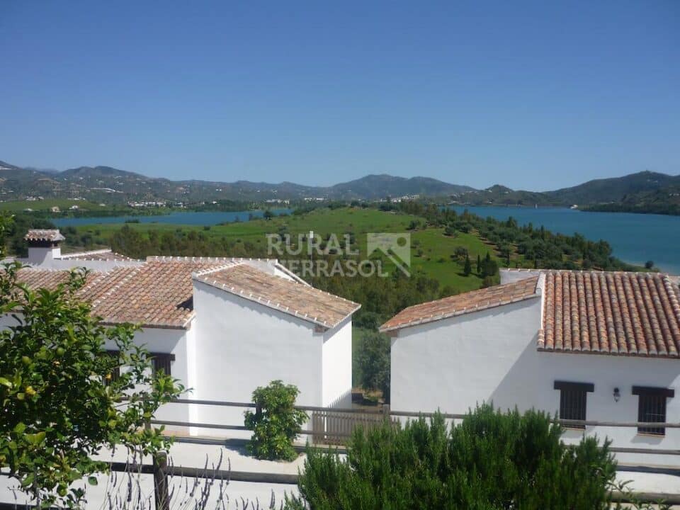 Conjunto de siete Casas Rurales junto al Lago de La Viñuela - Imagen 47
