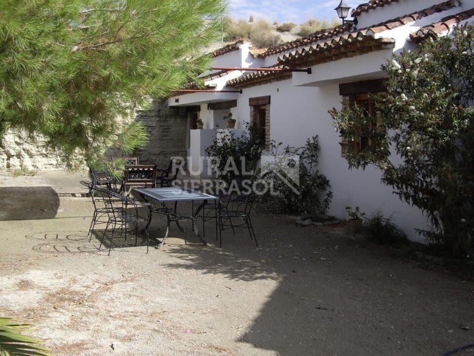 Amplia casa cueva en Baza, con piscina, barbacoa y wifi - Imagen 42