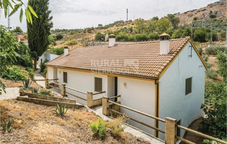 Fachada trasera de Casa rural en Cuevas del Becerro (Málaga)-1091