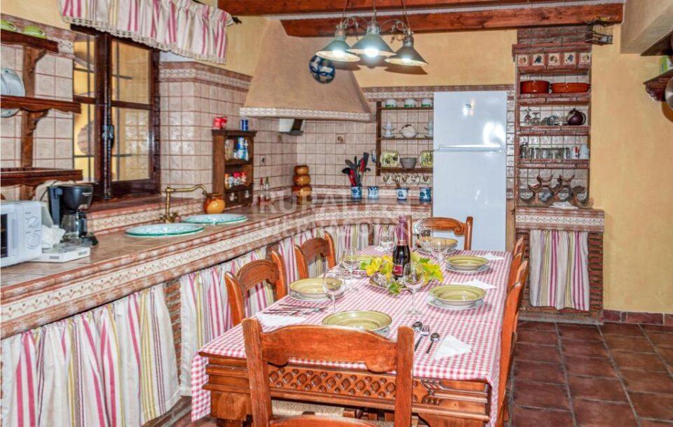 Casa Rural en Arenas del Rey, con piscina y barbacoa - Imagen 5