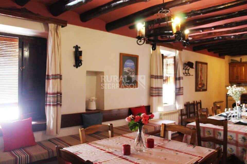 Amplio Alojamiento Rural en Capileira, con gran salón especial para grandes grupos - Imagen 5