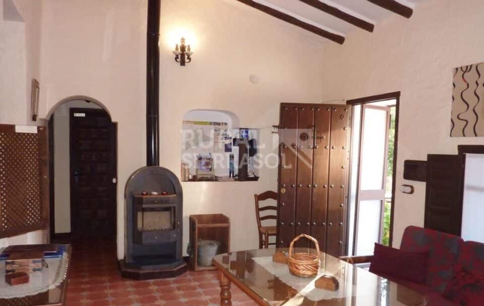 Maravillosa Casa Rural en Casabermeja, con piscina barbacoa y wifi - Imagen 4