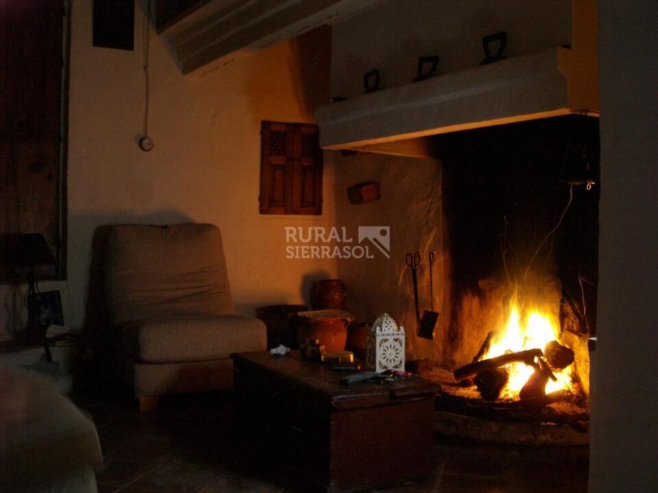 Casa Rural en Casabermeja con chimenea y barbacoa - Imagen 5