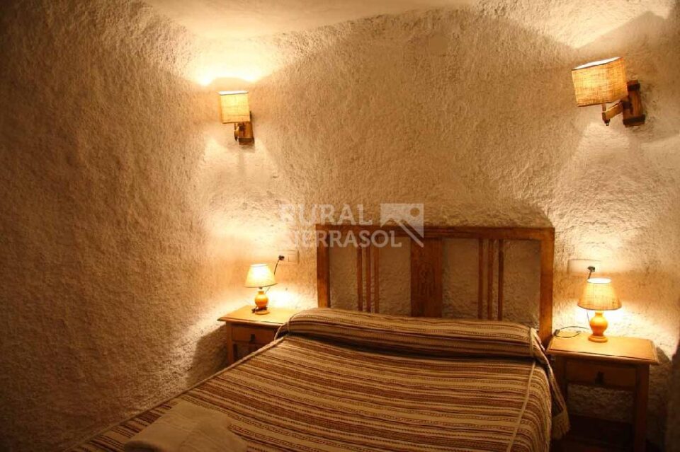 Casa Cueva de estilo rústico en Castilléjar, con chimenea y barbacoa - Imagen 5