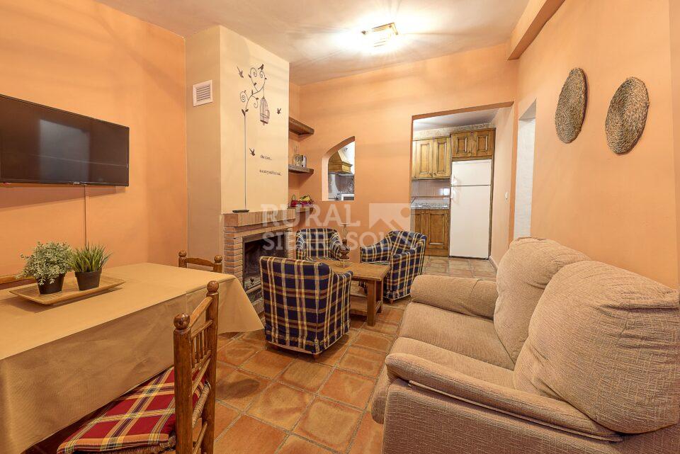 Bonita Casa Rural en Huétor de Santillán, con barbacoa, wifi y chimenea - Imagen 5