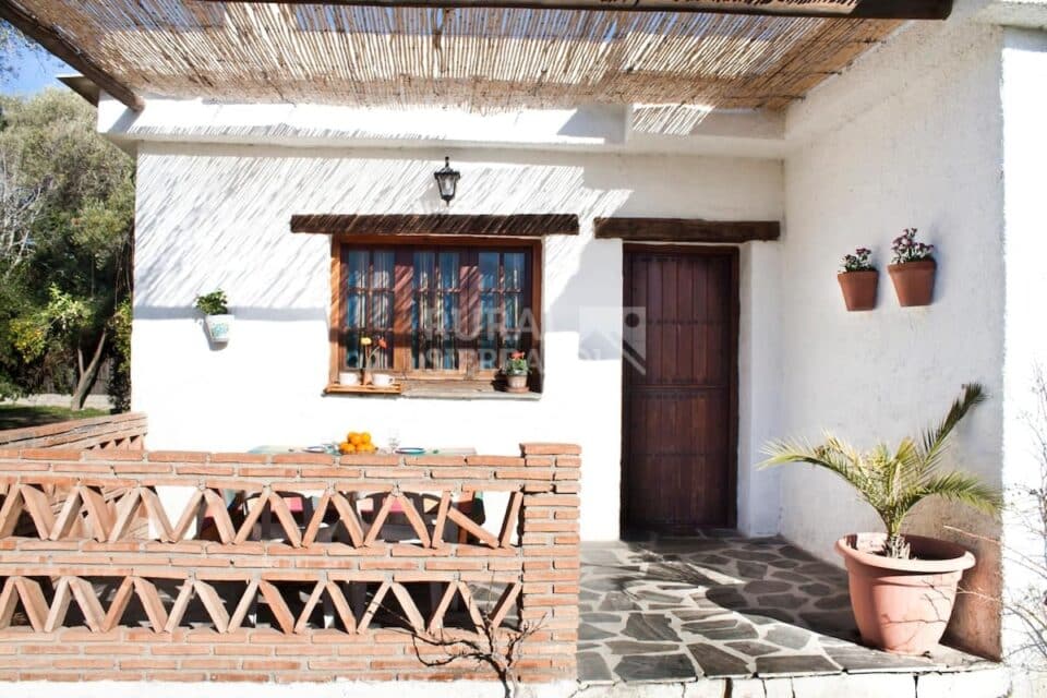Acogedora Casa Rural en Órgiva, con gran zona de césped, barbacoa y piscina - Imagen 5