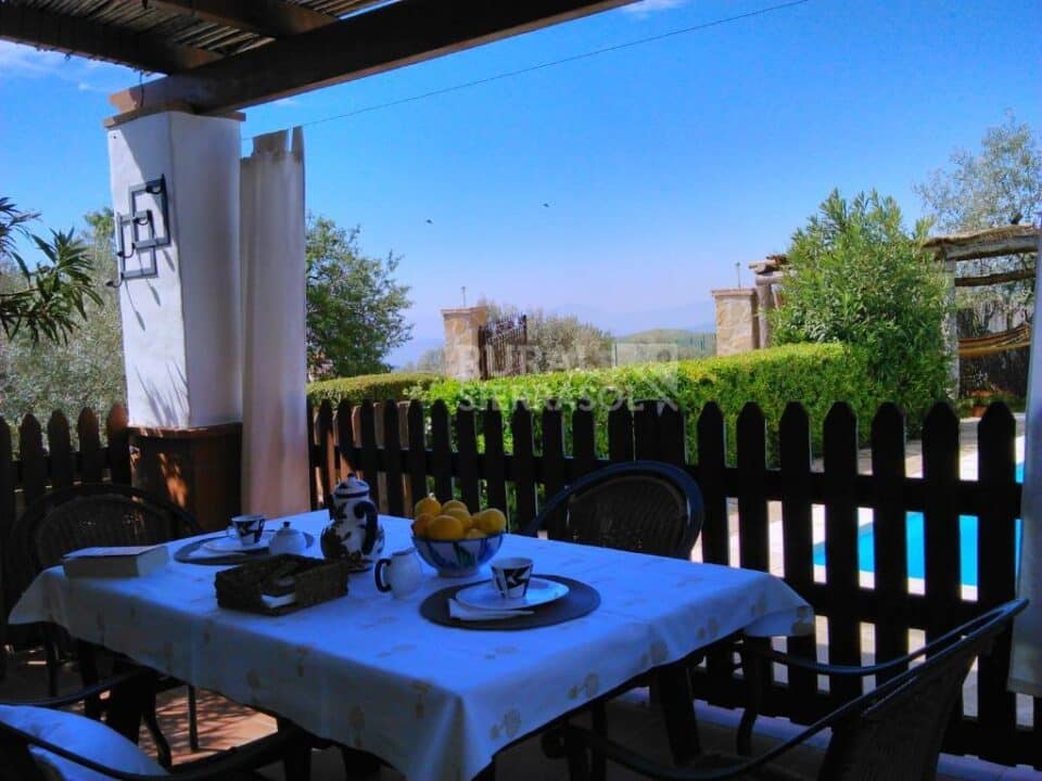 Esplendida Casa Rural al sur del Torcal de Antequera, con piscina rodeada de césped y barbacoa - Imagen 5