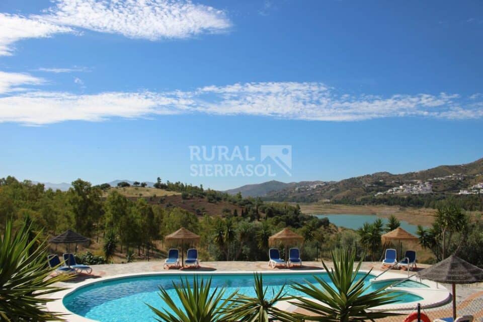Conjunto de siete Casas Rurales junto al Lago de La Viñuela - Imagen 5