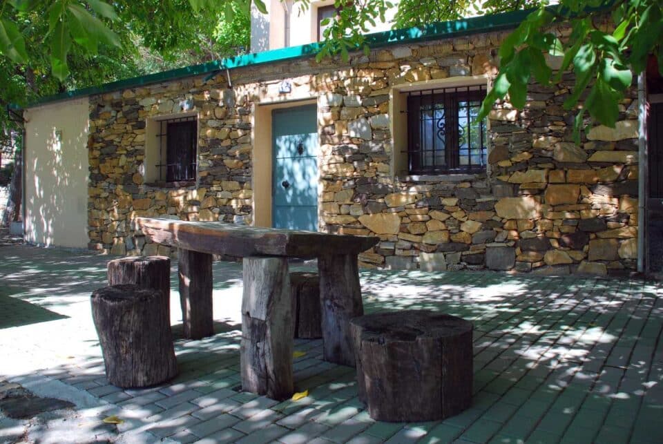 Acogedora Casa Rural en Sierra Nevada, con piscina y barbacoa - Imagen 14