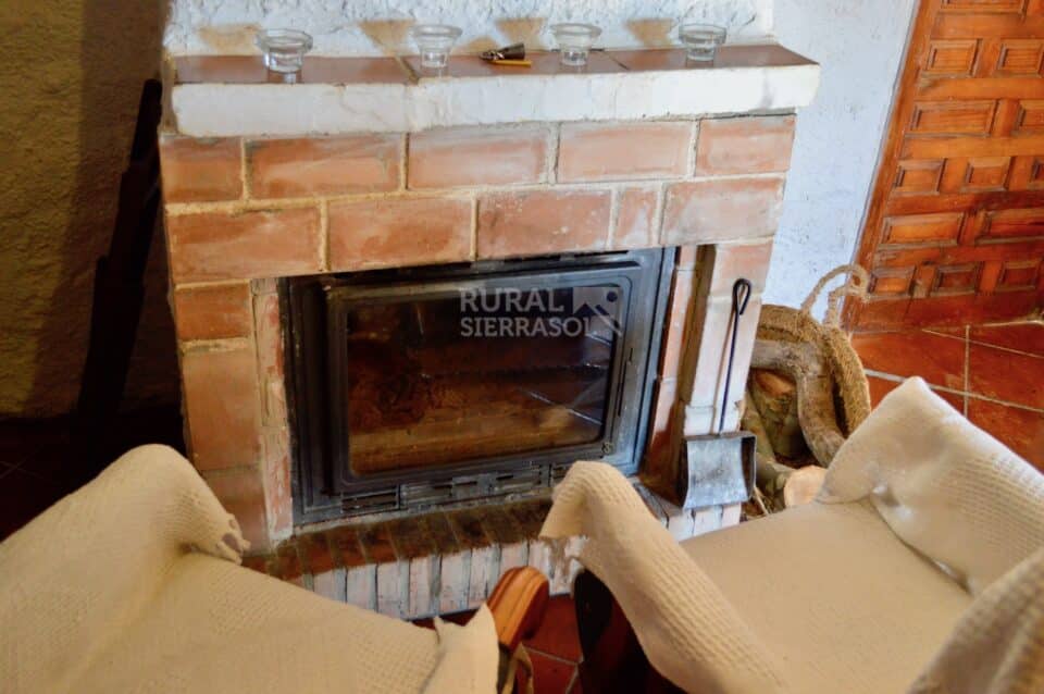 Coqueta Casa Rural en Alfarnatejo con piscina, gran jardín y chimenea - Imagen 35