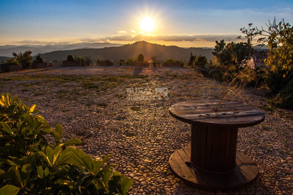 Precioso Alojamiento Rural en Periana con piscina rodeada de césped y wi-fi - Imagen 32