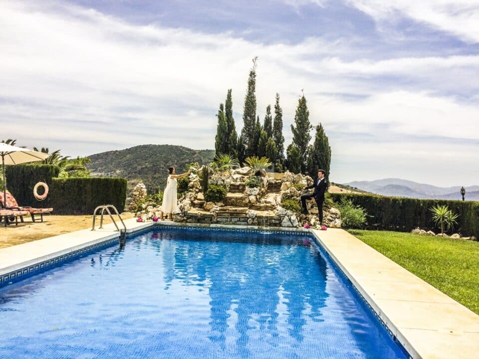 Precioso Alojamiento Rural en Periana con piscina rodeada de césped y wi-fi - Imagen 33
