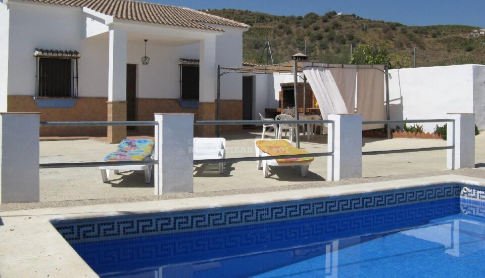 Preciosa Casa Rural en El Borge con piscina, barbacoa y wifi - Imagen 14
