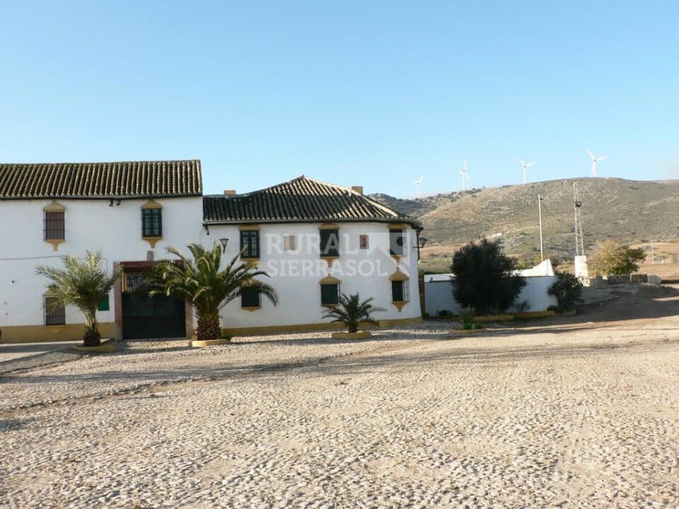 Cortijo cerealista del siglo XIX con chimenea, piscina y barbacoa en Cañete la Real - Imagen 58