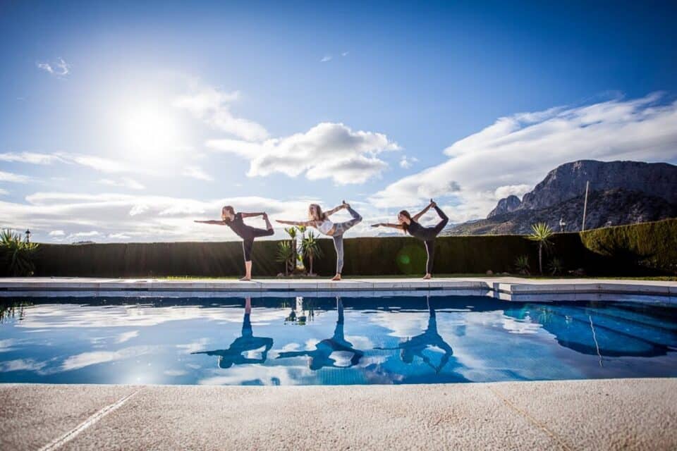 Precioso Alojamiento Rural en Periana con piscina rodeada de césped y wi-fi - Imagen 36