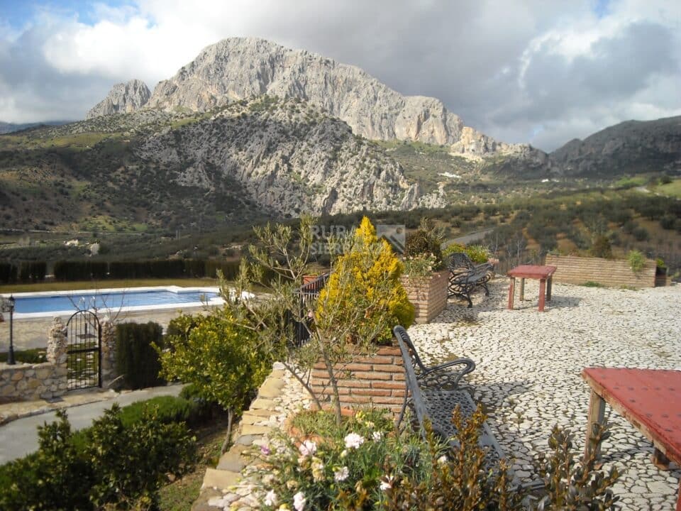 Precioso Alojamiento Rural en Periana con piscina rodeada de césped y wi-fi - Imagen 37
