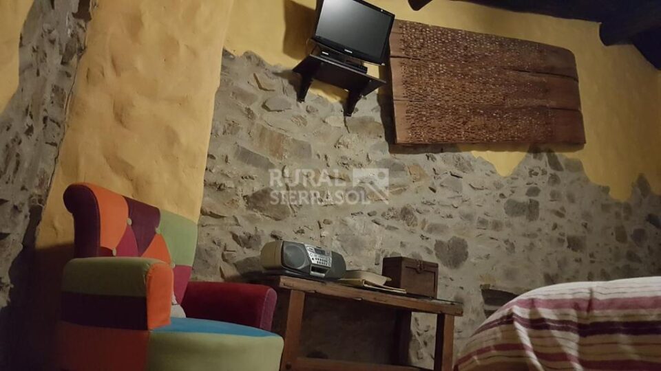 Preciosa Casa Rural en Benarrabá, con chimenea, ducha hidromasaje - Imagen 7