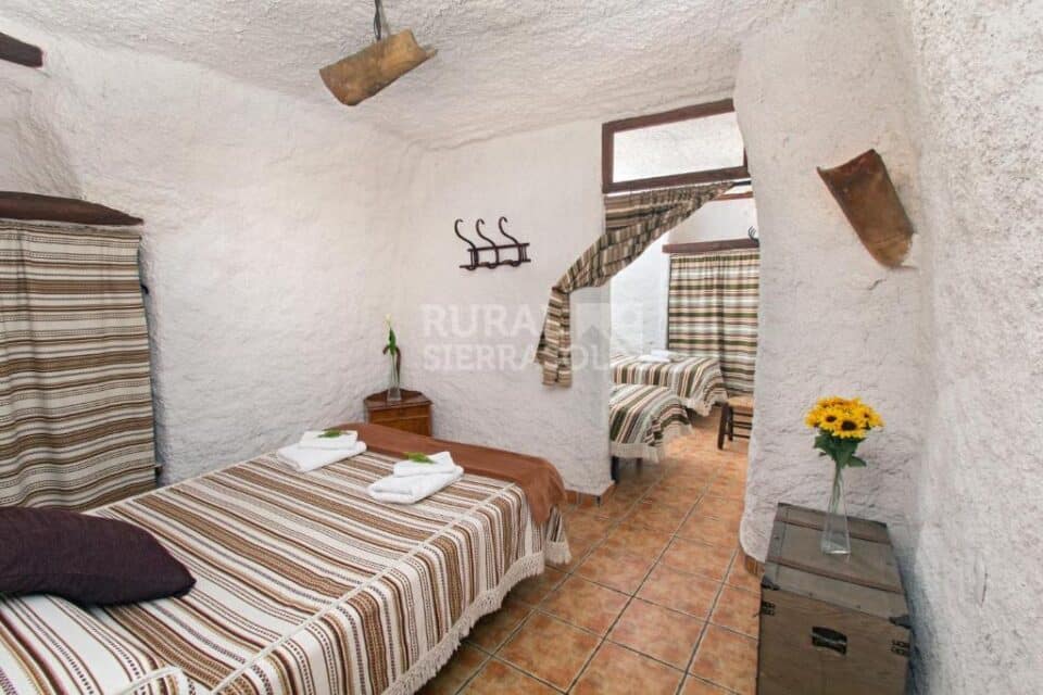 Casa Cueva en Castilléjar, con chimenea y barbacoa - Imagen 6