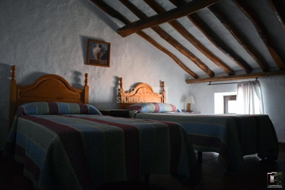 Auténtica Casa Serrana en Cuevas del Becerro con chimenea, aire acondicionado y calefacción - Imagen 6