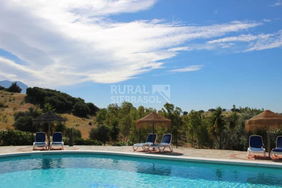 Preciosa Casa Rural junto al Embalse de La Viñuela, con piscina y aire acondicionado - Imagen 6