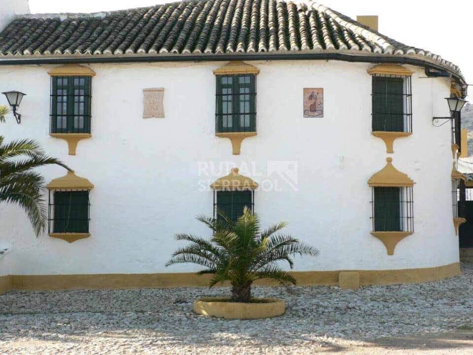 Cortijo cerealista del siglo XIX con chimenea, piscina y barbacoa en Cañete la Real - Imagen 60
