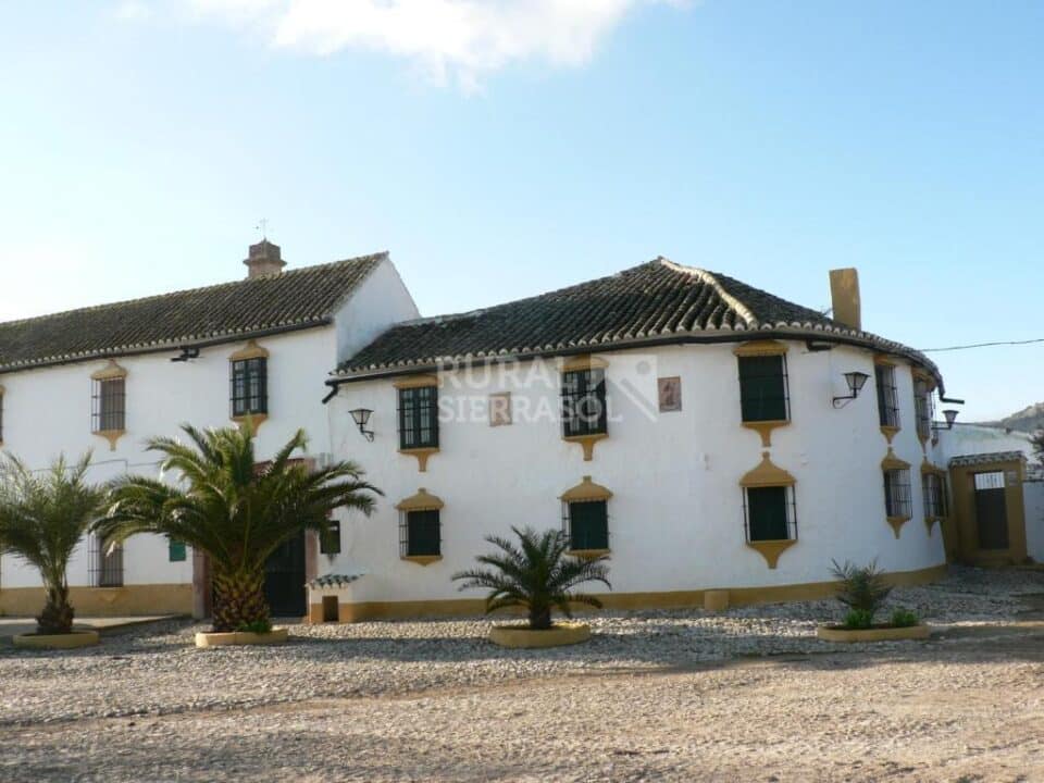 Cortijo cerealista del siglo XIX con chimenea, piscina y barbacoa en Cañete la Real - Imagen 62