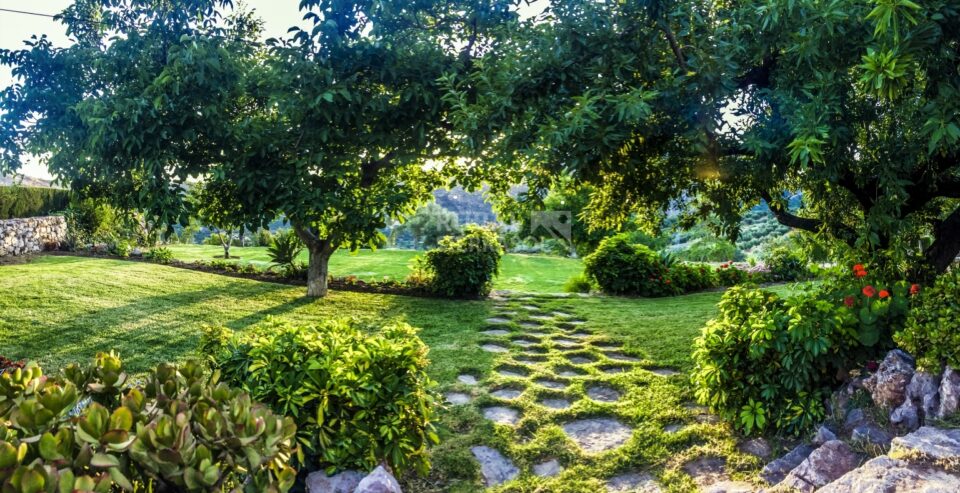 Precioso Alojamiento Rural en Periana con piscina rodeada de césped y wi-fi - Imagen 43