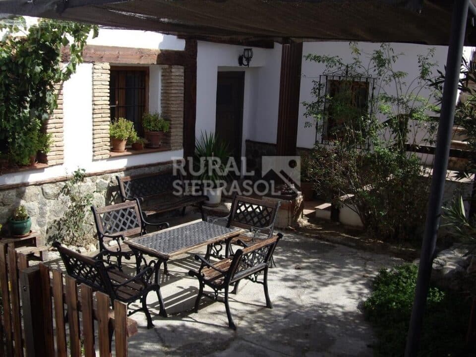Amplia casa cueva en Baza, con piscina, barbacoa y wifi - Imagen 7